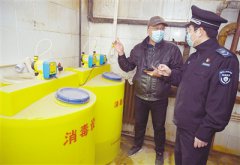 医疗机构废水超标排放应当由谁处罚？